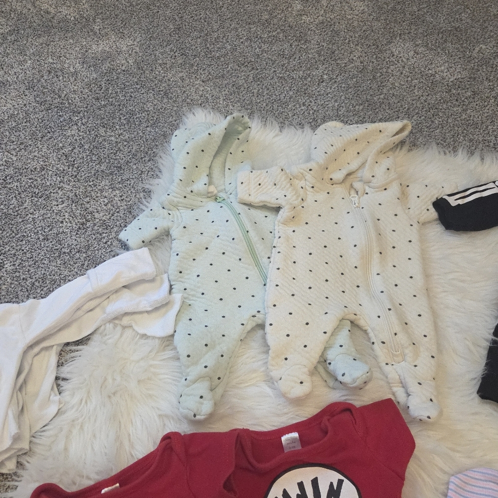 Baby Clothes TWINS Lot - Picture 5 of 16